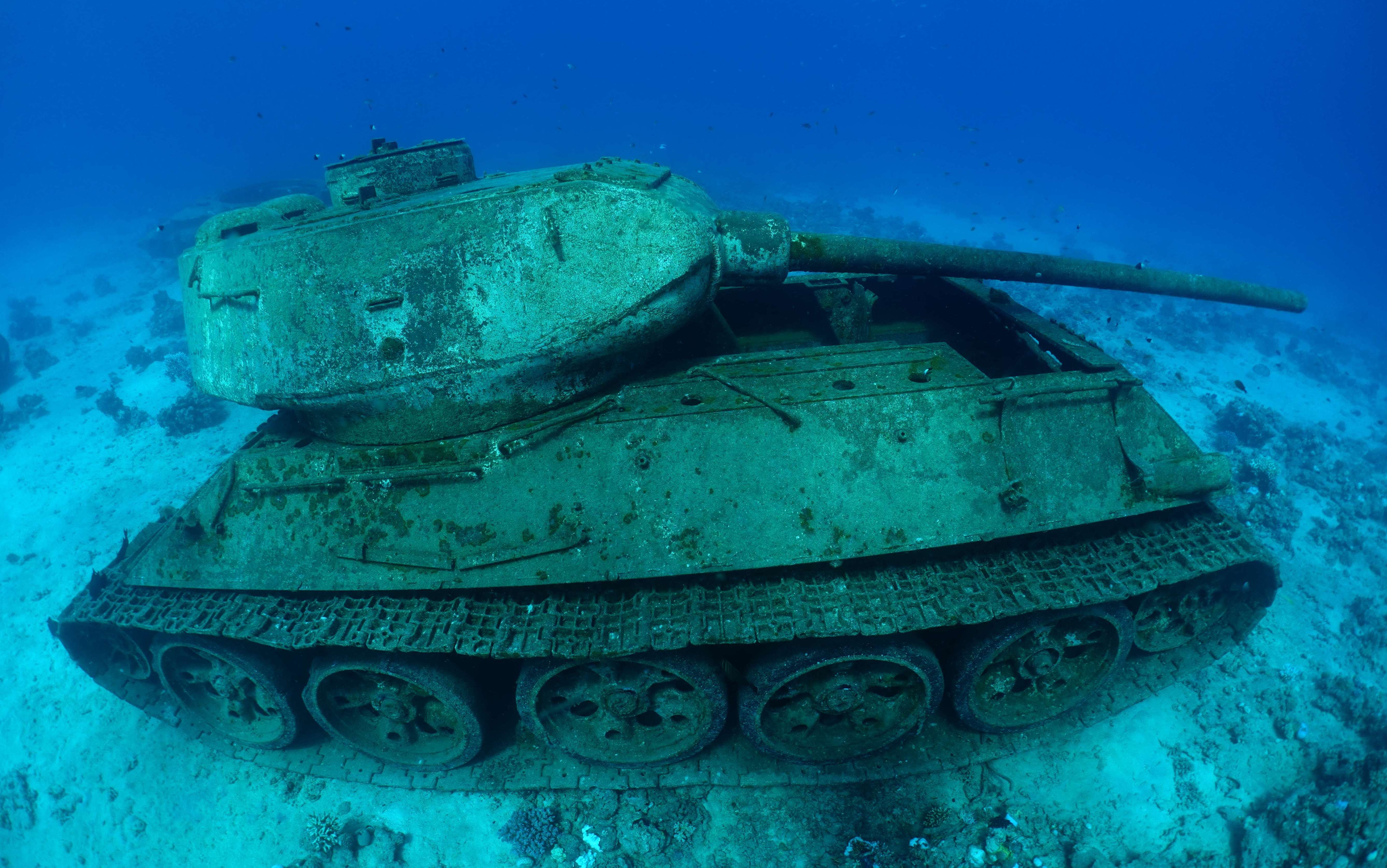 Des tanks sous la mer - Subaqua