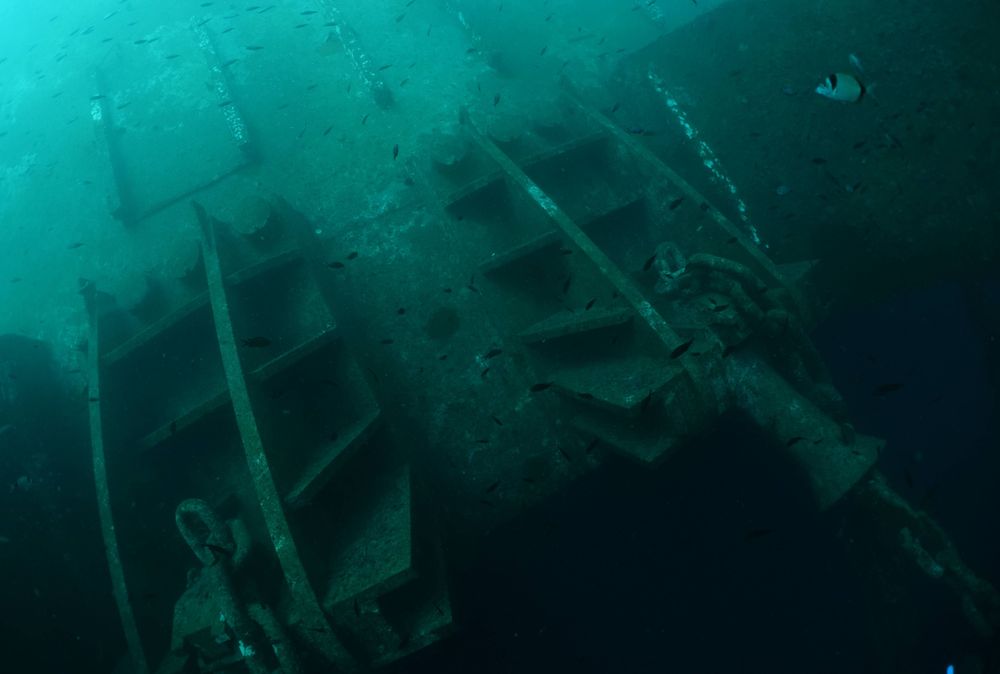 Vue de la fixation des chaines au ponton flottant