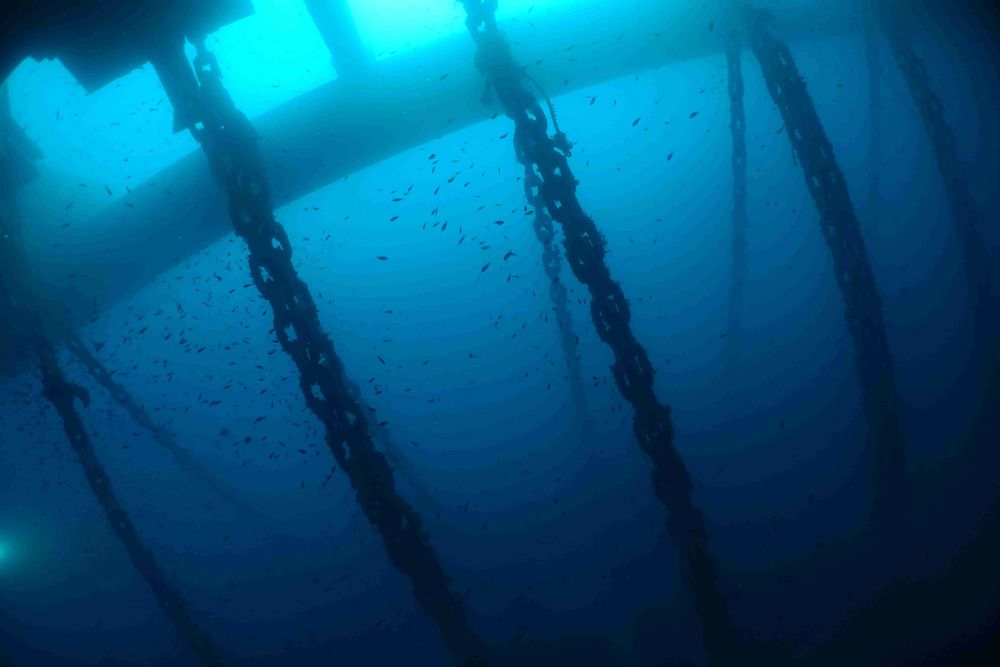 Vue des chaines se détachant dans le bleu