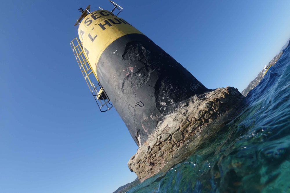 Vu depuis la surface de la balise qui marque le haut-fond des sardinaux