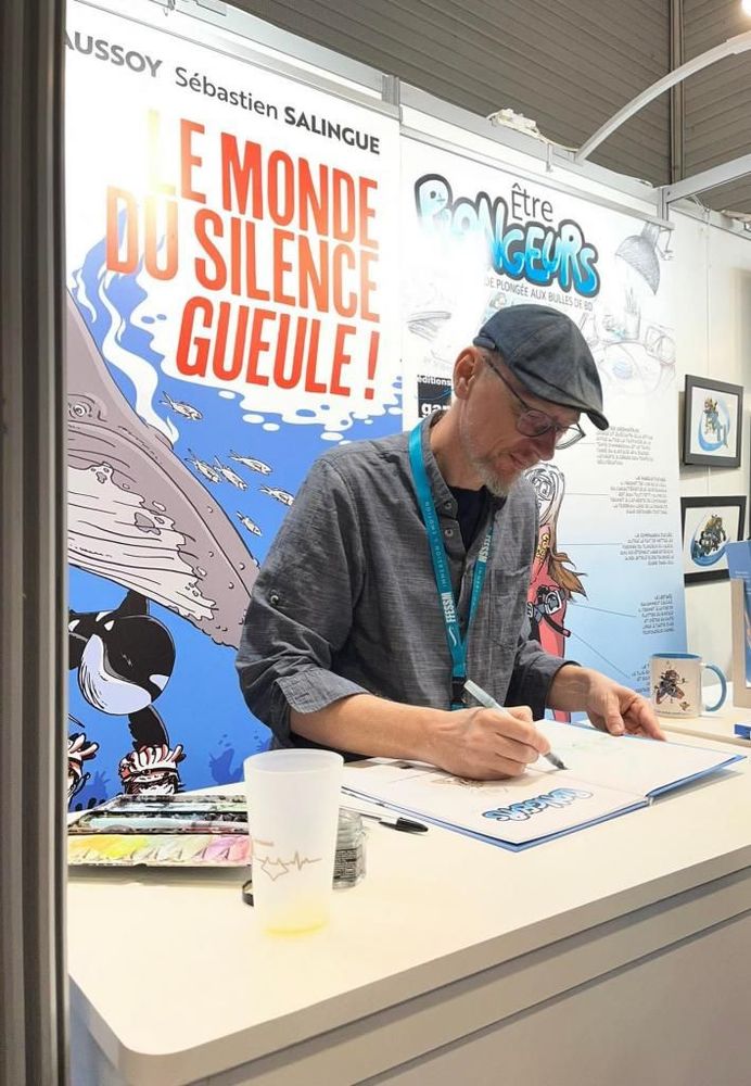 Sébastien Salingue faisant une dédicace