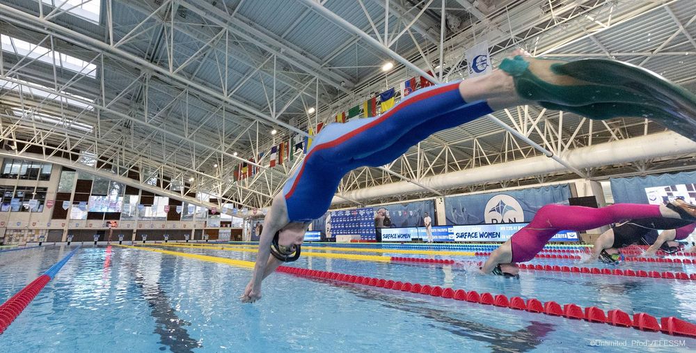 Départ nageurs dans piscine Yves Blanc d'Aix-en-Provence