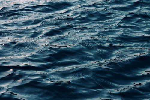La surface de la mer